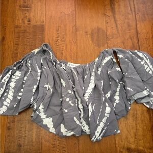 Body Glove Gray and White Top